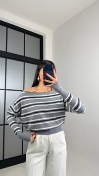 Antrasit Kalın Çizgili Kayık Yaka Bluz GAUS-00956GAUSBLUZGAUS-00956