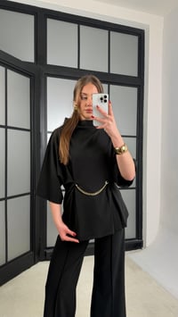 Siyah Zincir Detaylı Bluz Beli Lastikli Pantolon İkili Premium Takım GAUS-01227GAUSTAKIMGAUS-01227