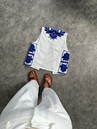 Wave Mavi Nakış İşlemeli Astarlı Beyaz YelekGausYELEKGU008404