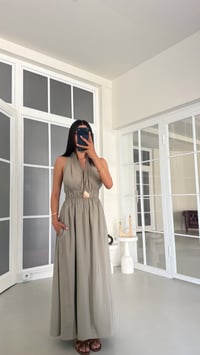 Haki Boyundan Bağlamalı Beli Lastikli Toka Detaylı Cepli Tencel Elbise GAUS-01798GAUSELBİSEGAUS-01798