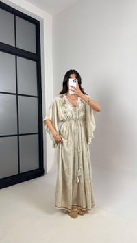 Vizon V Yaka Sırt Bağlamalı Pul İşlemeli Etnik Desenli İthal Kumaş Elbise Gaus00429GausELBİSEGU1001999