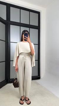 Taş Pelerin Detaylı Bluz Beli Lastikli Pantolon İkili Tasarım Modal Takım GAUS-01499GAUSTAKIMGAUS-01499