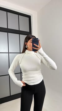 Ekru Balıkçı Yaka Parmak Geçirmeli Likralı Bluz GAUS-00754GAUSBLUZGAUS-00754