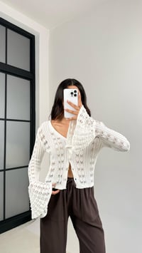 Beyaz Kolu Volanlı Triko Hırka GAUS-0081GAUSHIRKAGAUS-0081