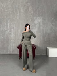Tamara Haki Drapeli Asimetrik Kesim Bluz Pantolon Modal TakımGausTAKIMGU100202