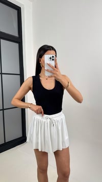 Beyaz Yan Yırtmaçlı Beli Lastikli Basic Şort Gaus00371GausŞORTGU1001865
