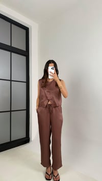 Mürdüm Parlak Çapraz Düğme Detaylı Asimetrik Bluz Beli Lastikli Pantolon İkili Takım Gaus00569GausTAKIMGU1002327