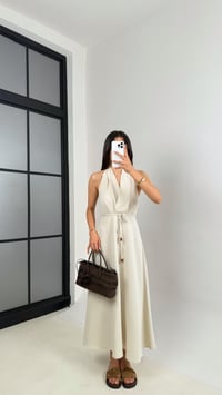 Taş V Yaka Kuşaklı Boyundan Askılı Keten Elbise Gaus00541GausELBİSEGU1002258