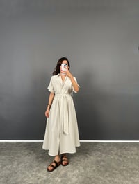 Vian Taş Gizli Düğmeli Kemerli Keten ElbiseGausELBİSEGU008740