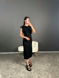 Siyah Kol Detaylı Arkası Yırtmaçlı Basic Midi Elbise GausELBİSEGU007142
