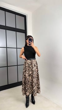 Siyah Sıfır Kol Kemerli Leopar Desenli Elbise GAUS-00678GAUSELBİSEGAUS-00678