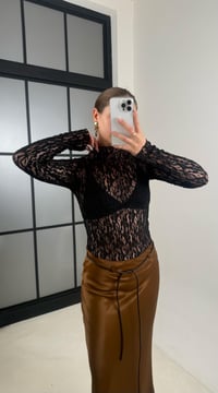 Siyah Dantelli Transparan Uzun Kol Bluz GAUS-00510GAUSBLUZGAUS-00510