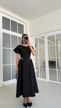 Siyah Taş Detaylı Midi Elbise GAUS-01683GAUSELBİSEGAUS-01683