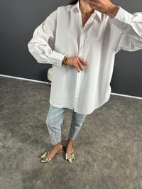 Min Beyaz Oversize Gizli Düğmeli GömlekGausGÖMLEKGU004642