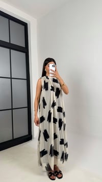 Taş Siyah Desenli Sırt Bağlamalı Astarlı Kırışık Kumaş Elbise Gaus00642GausELBİSEGU1002494