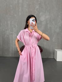 Pembe Ön Düğmeli Kuşaklı Beli Lastikli Gömlek Yaka Elbise Gaus00178GausELBİSEGU1001412