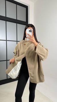 Haki Dik Yaka Cepli Astarlı Asimetrik Tasarım Trençkot GAUS-00476GAUSTRENÇKOTGAUS-00476