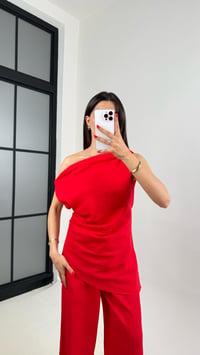 Kırmızı Asimetrik Kesim Bluz Beli Lastikli Pantolon Tasarım Keten Takım Gaus00462GausTAKIMGU1002081