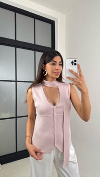 Pembe Boyun Bağlama Detaylı Düğmeli Dantel Yakalı Triko Bluz GAUS-00100GAUSBLUZGAUS-00100