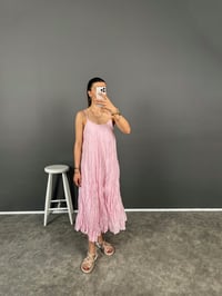 Pembe Premium Kırışık Askılı Astarlı ElbiseGausELBİSEGU008252