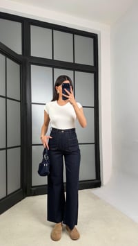 Lacivert Ön Cep Detaylı Kesik Paça Jean GAUS-01300GAUSDENİM PANTOLONGAUS-01300