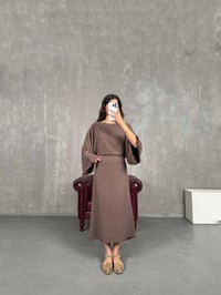 Kahve Yarasa Kol Kuşaklı Yırtmaçlı Tensel Elbise Gaus00225GausELBİSEGU1001521