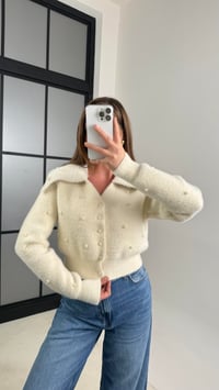 Ekru Boncuk İşlemeli Yakalı Hırka GAUS-00765GAUSHIRKAGAUS-00765