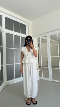 Ekru Gold Düğme Detaylı Peplum Bluz Beli Lastikli Şalvar Pantolon İkili Modal Takım GAUS-01673GAUSTAKIMGAUS-01673