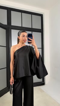 Siyah Yarasa Kol Bluz Beli Lastikli Pantolon Saten Takım GAUS-01528GAUSSuitsGAUS-01528