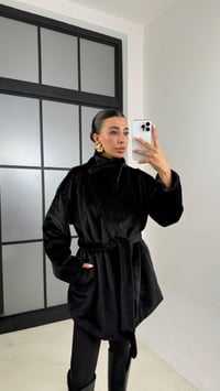 Siyah Asimetrik Düğmeli Astarlı Kuşaklı Kaşe Ceket GAUS-00474GAUSCEKETGAUS-00474