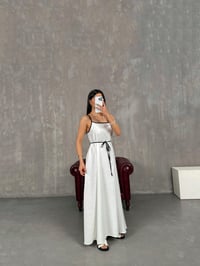 Beyaz Ayarlanabilir Askılı Kuşaklı Elbise Gaus00251GausELBİSEGU1001583