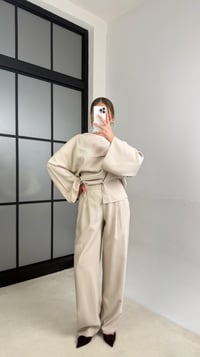 Taş Asimetrik Yaka Yan Düğme Detaylı Gömlek Beli Lastikli Pantolon Tensel Takım GAUS-01163GAUSSuitsGAUS-01163