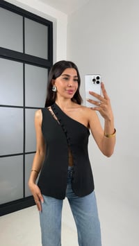 Siyah Düğmeli Asimetrik Yaka Astarlı Yelek GAUS-01213GAUS السترات الصوفية GAUS-01213