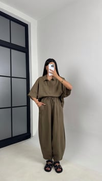 Haki Polo Yaka Yarasa Kol Bluz Şalvar Pantolon Md Muadil Premium Keten Takım Gaus00542GausTAKIMGU1002261