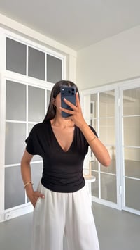 Siyah Sırt Bağlama Detaylı Drapeli Bluz GAUS-01588GAUSBLUZGAUS-01588