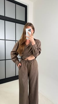 Kahve Bağlamalı Kemer Detaylı Bluz Beli Lastikli Pantolon Eskitme Desenli Takım GAUS-00489GAUSTAKIMGAUS-00489