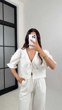 Beyaz Önden Bağlamalı Balon Kol Püsküllü Keten Gömlek Gaus00624 GausGÖMLEKGU1002456