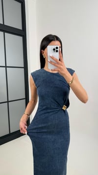 Lacivert Yıkamalı Gold Detaylı Yırtmaçlı Likralı Denim Elbise DNM01 Gaus00375GausELBİSEGU1001881