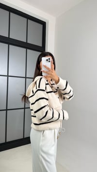 Krem Çizgili Kapüşonlu Düğme Detaylı Hırka GAUS-00468GAUSHIRKAGAUS-00468