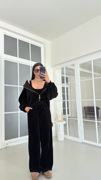 Siyah Kapüşonlu Hırka Crop Beli Lastikli Pantolon 3'lü Kadife Takım GAUS-02033GAUSTAKIMGAUS-02033
