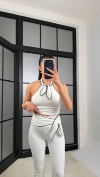 Beyaz OYS Model Fiyonk Detaylı Crop Tayt Takım GAUS-01407GAUSTAKIMGAUS-01407