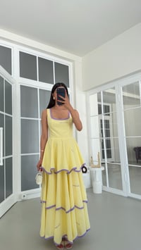 Sarı Biyeli Nakışlı Katlı Premium Elbise GAUS-01838GAUSELBİSEGAUS-01838
