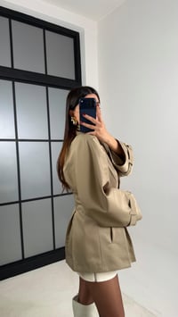 Haki Belden Oturtmalı Pile Detaylı Astarlı Trençkot GAUS-00683GAUSTRENÇKOTGAUS-00683