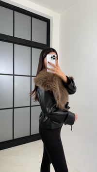 Acı Kahve Deri Yaka Kürk Detaylı Bağlamalı Ceket GAUS-00227GAUS السترات  GAUS-00227