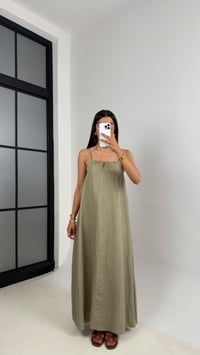 Yeşil Ayarlanabilir Askılı Muadil Kırışık Kumaş Elbise Gaus00674GausELBİSEGU1002554