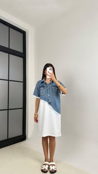 Beyaz-Mavi Önü Düğmeli Denim Üst Bloklu Elbise GAUS-0038GAUSELBİSEGAUS-0038