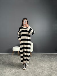 Hedy Siyah Çizgili Oversize Uzun Triko Elbise GausELBİSEGU004153