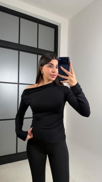 Siyah Kayık Yaka Örme Bluz GAUS-00872GAUSBLUZGAUS-00872