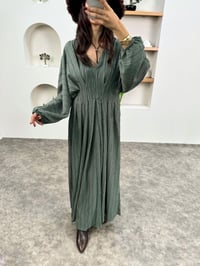 Emily Haki V Yaka Beli Büzgülü Raşel Kumaş ElbiseGausELBİSEGU00903503