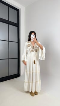 Ekru V Yaka İşlemeli Etnik Desen İthal Kumaş Elbise Gaus00428GausELBİSEGU1001998